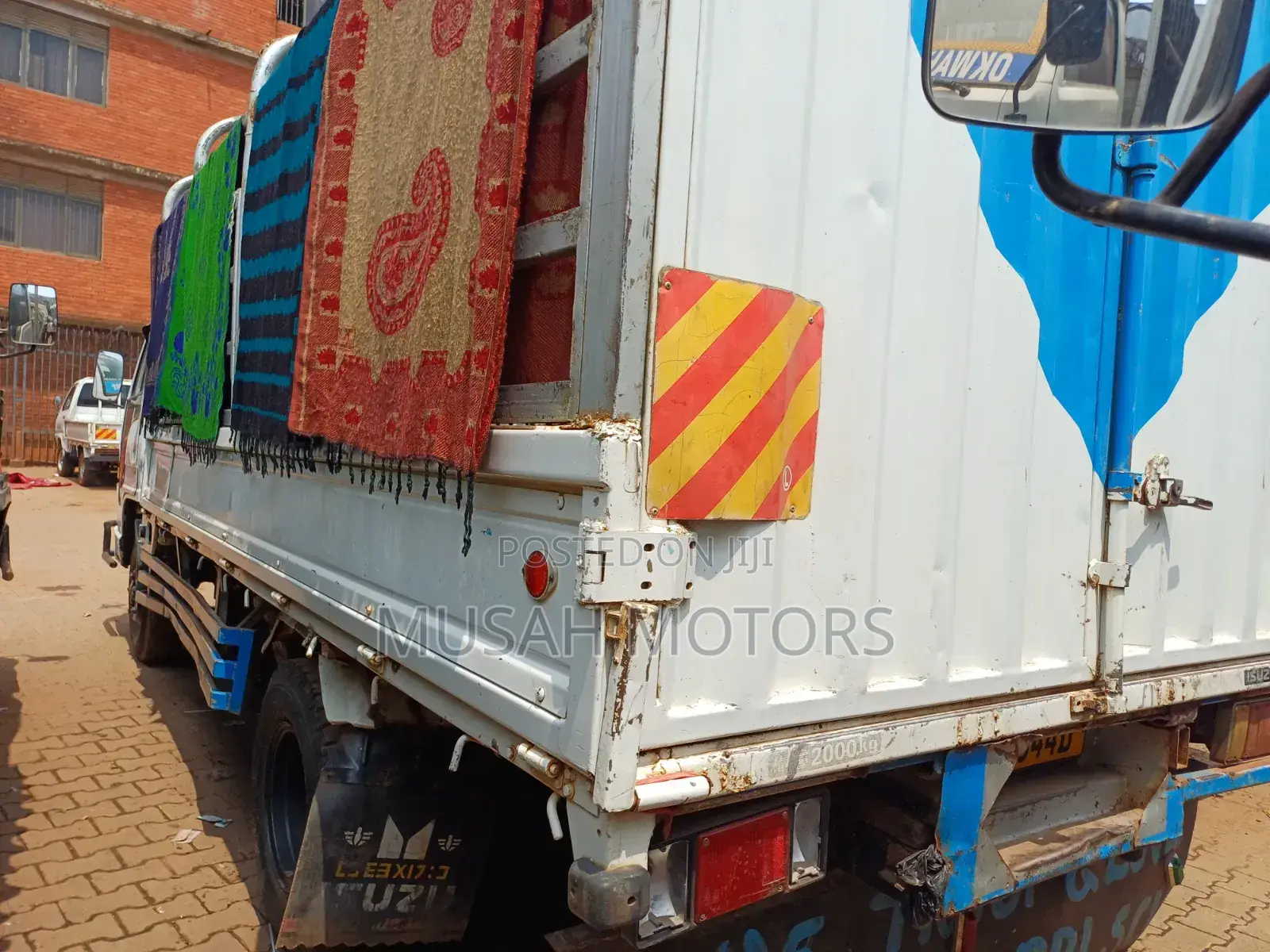 Isuzu Truck White