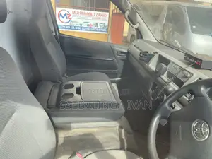 Toyota HiAce 2012 White