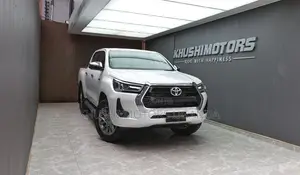 Toyota Hilux 2026 White