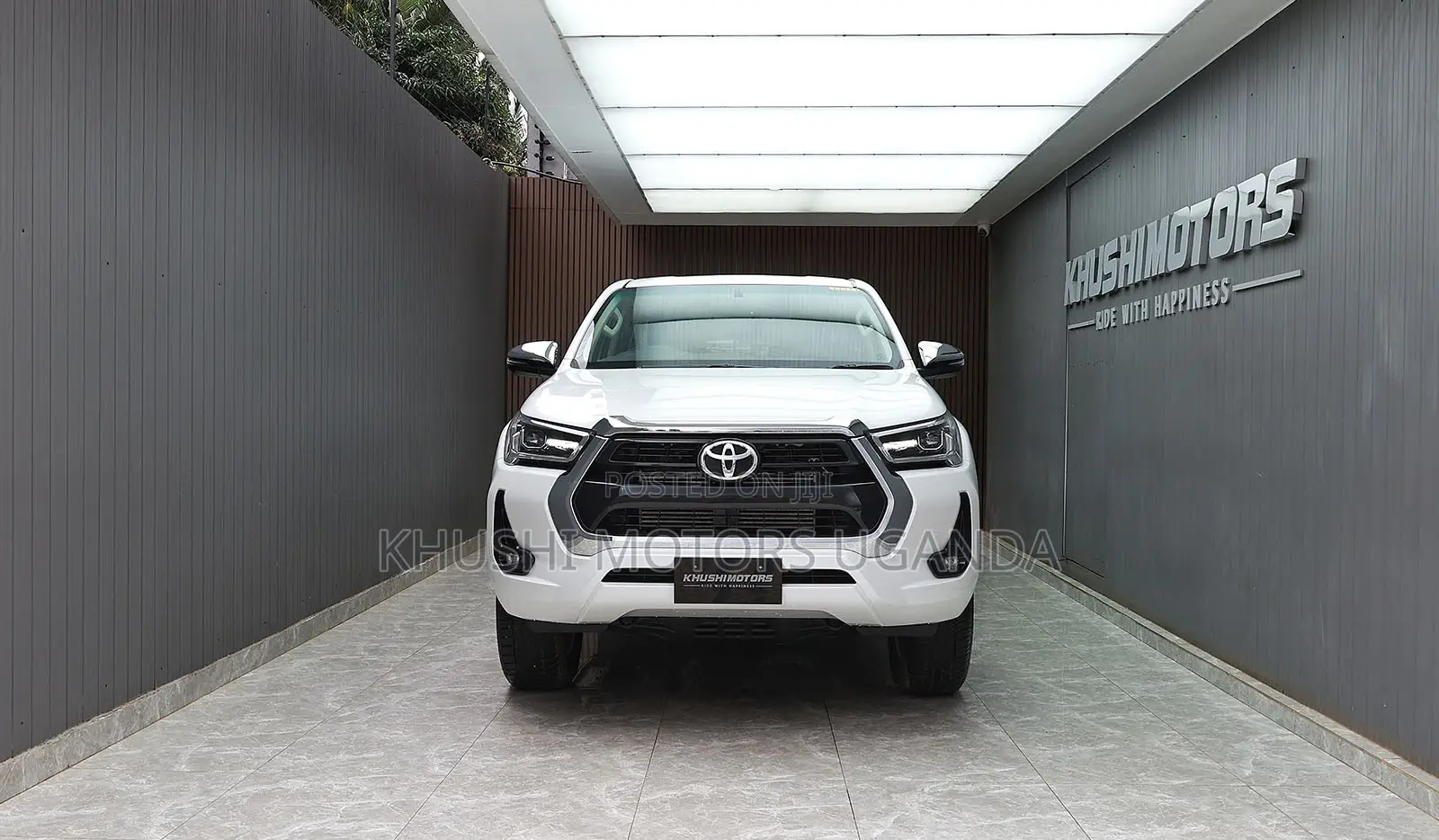 Toyota Hilux 2026 White