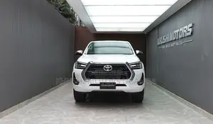 Toyota Hilux 2026 White