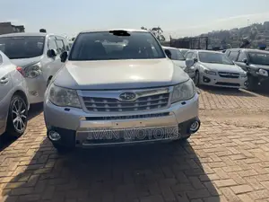Subaru Forester 2010 Silver