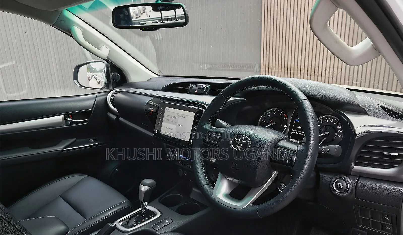 Toyota Hilux 2026 White