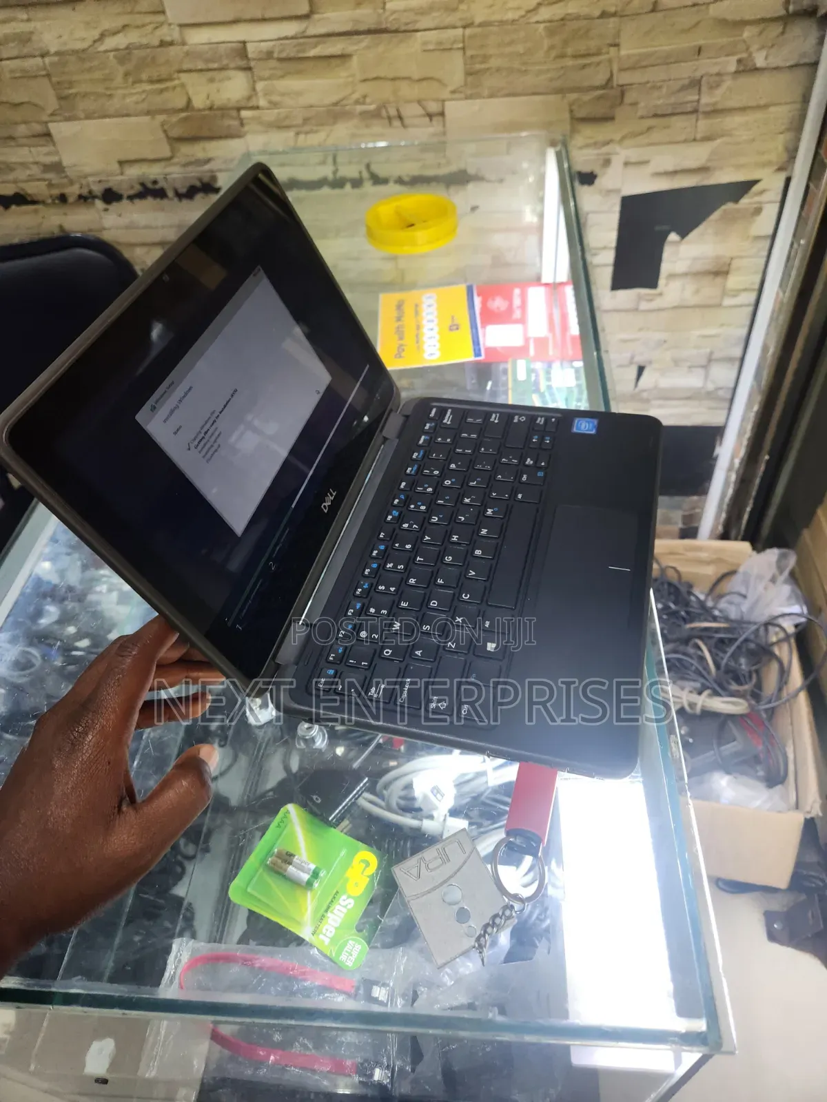 Laptop Dell Latitude 3189 4GB Intel Celeron SSD 128GB