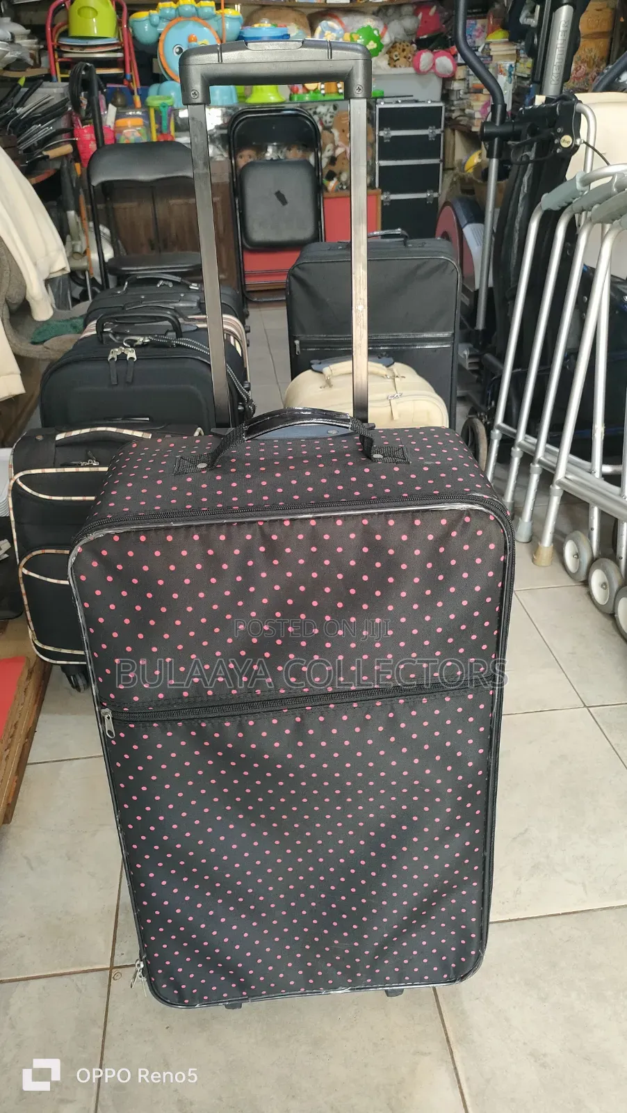 Japanese Yuubi Foldable Polka Dot Carry Case.