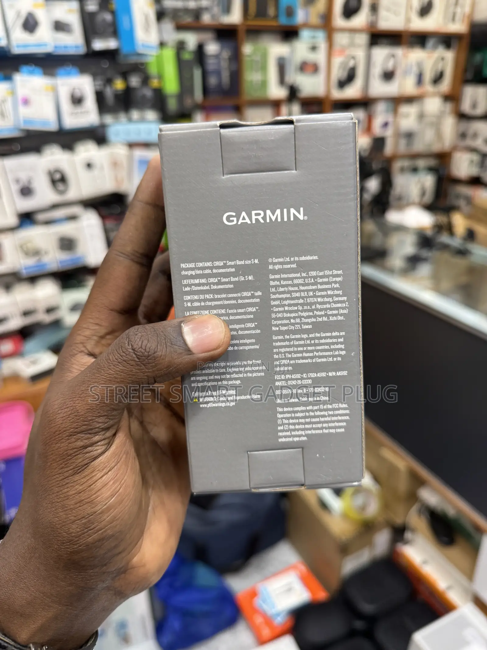 Garmin CIRQATM Smart Band, Health & Fitness Tracker