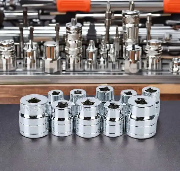 121pc Socket Wrench Tool Kit