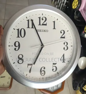 Japanese SEIKO Analog Wall Clock.