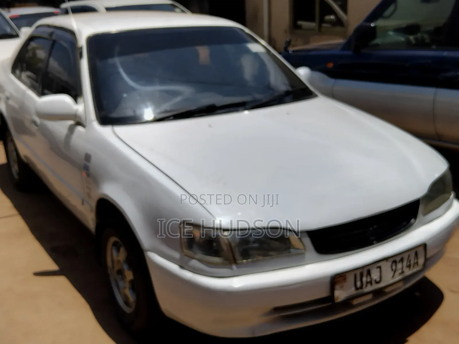 Toyota Corolla 2000 White