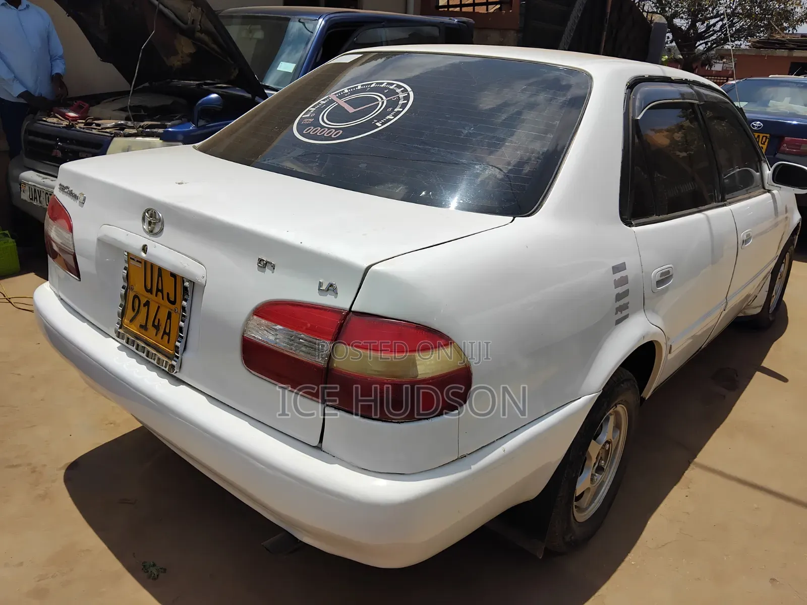 Toyota Corolla 2000 White