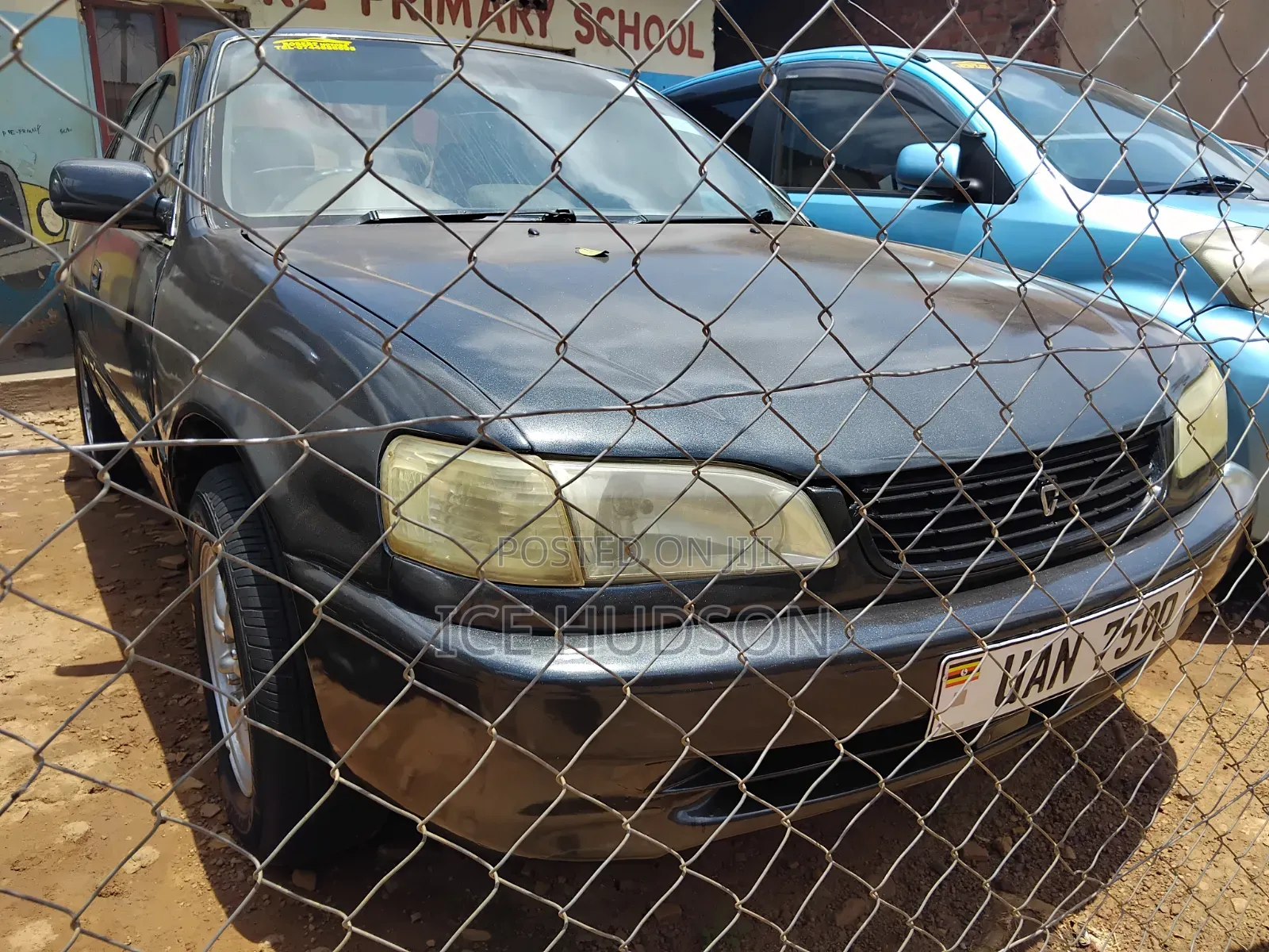 Toyota Corolla 2000 Black