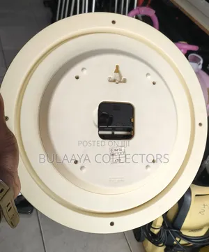 Japanese Vintage Round Casio Quartz Analog Wall Clock.