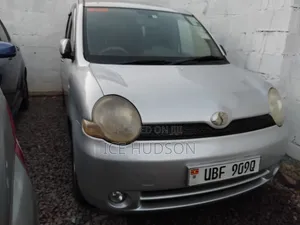 Toyota Sienta 2007 Silver
