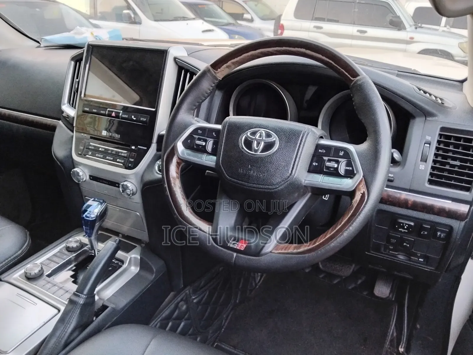 Toyota Land Cruiser 2017 White