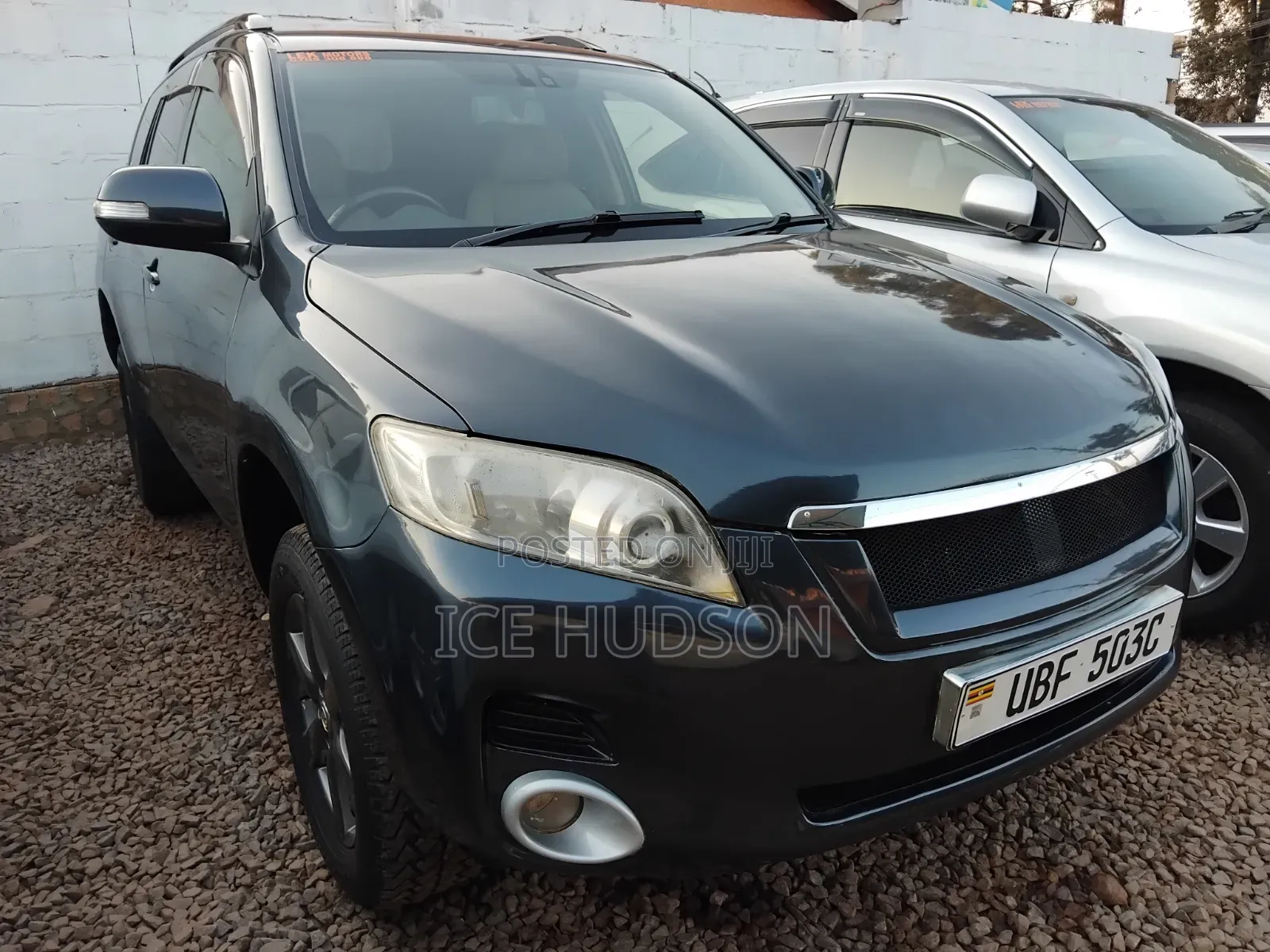 Toyota Vanguard 2013 Black