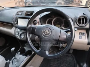 Toyota Vanguard 2013 Black