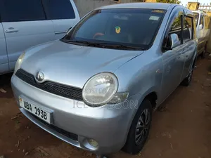 Toyota Sienta 2006 Ivory