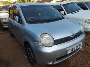 Toyota Sienta 2006 Ivory