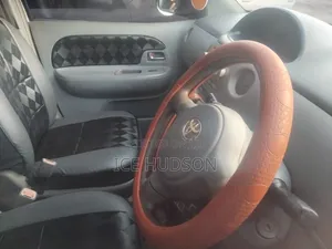 Toyota Sienta 2006 Ivory