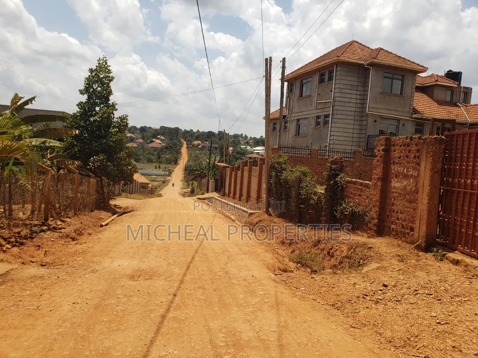1acer for Sell Gayaza Nakwero at 600m