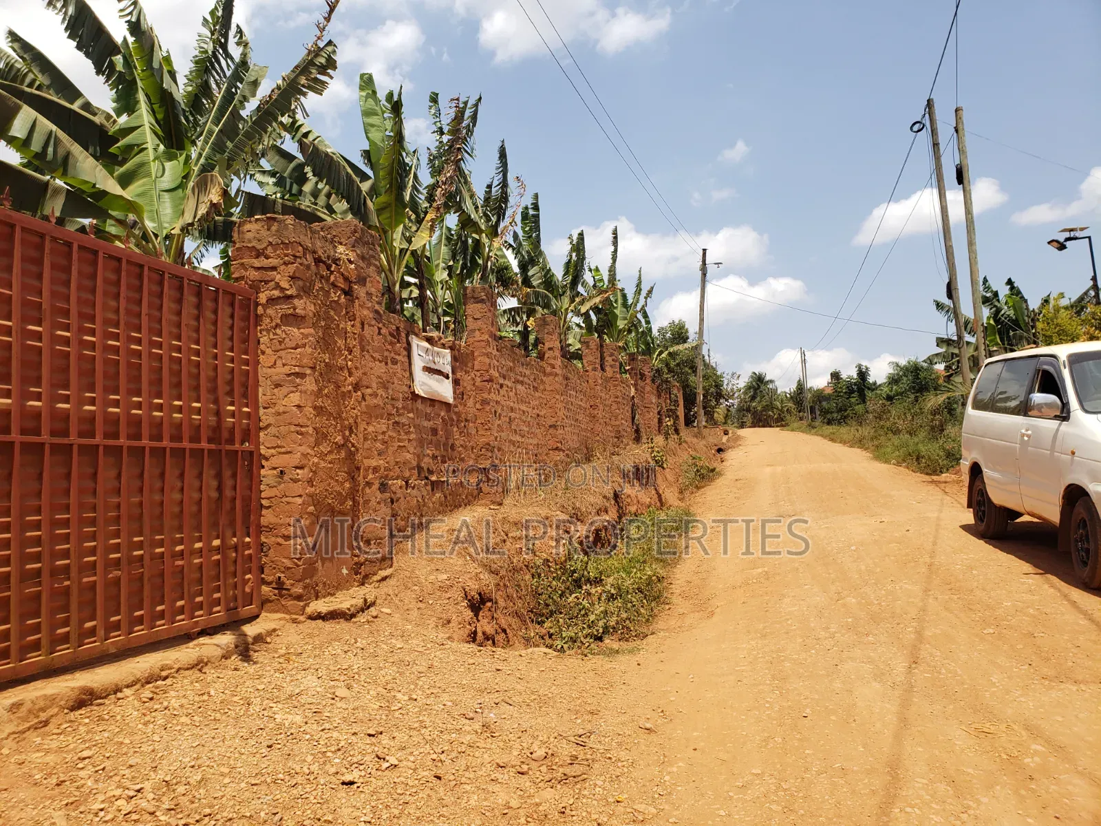 1acer for Sell Gayaza Nakwero at 600m