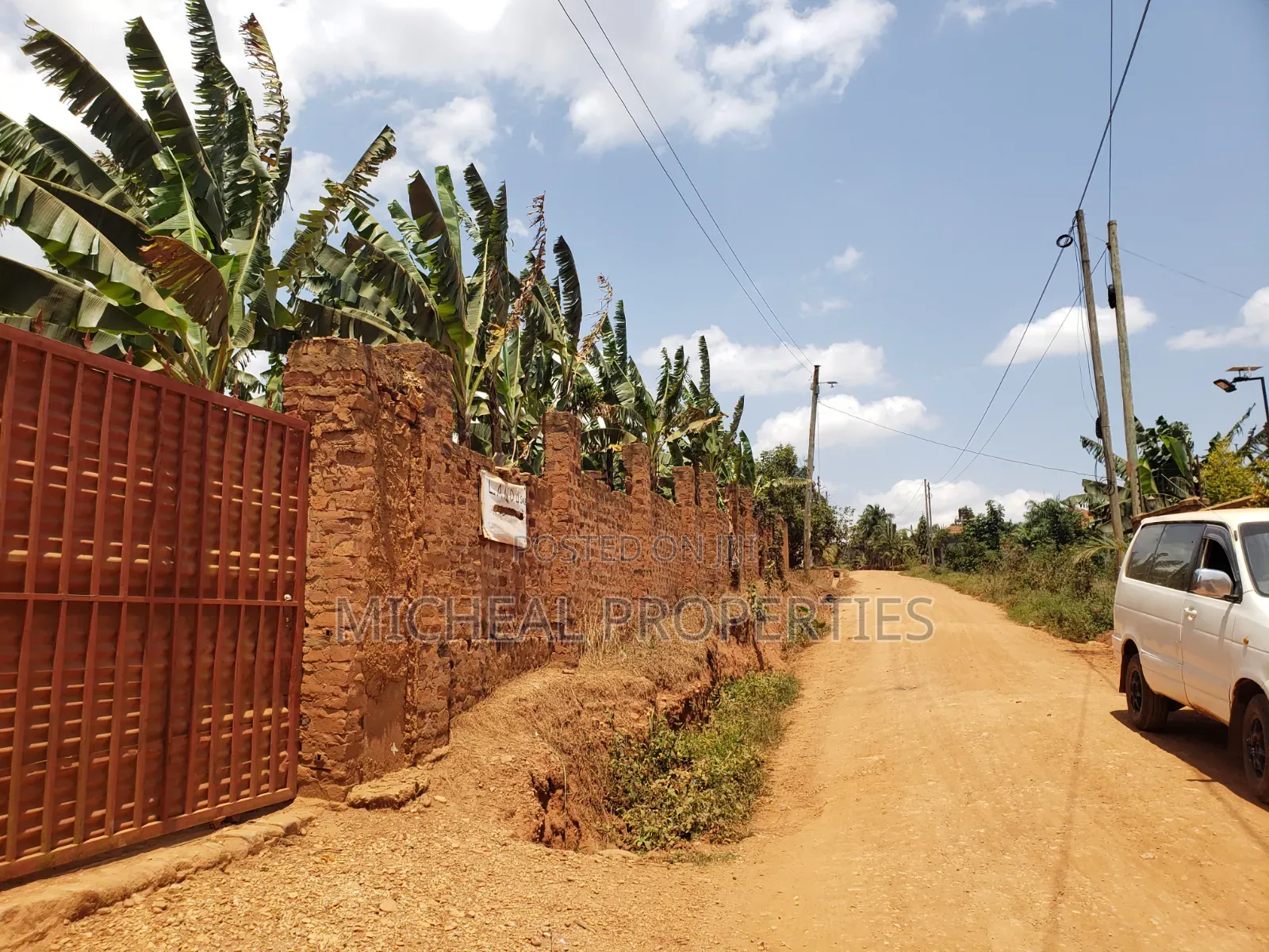1acer for Sell Gayaza Nakwero at 600m