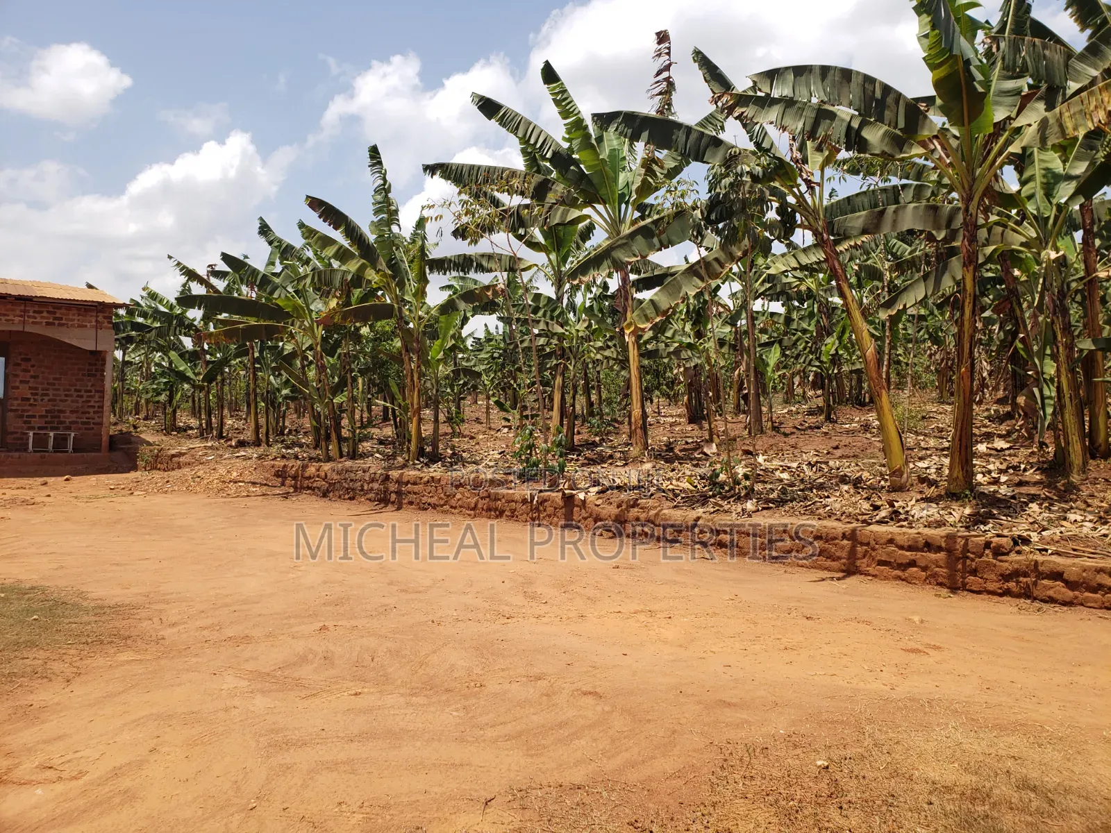 1acer for Sell Gayaza Nakwero at 600m