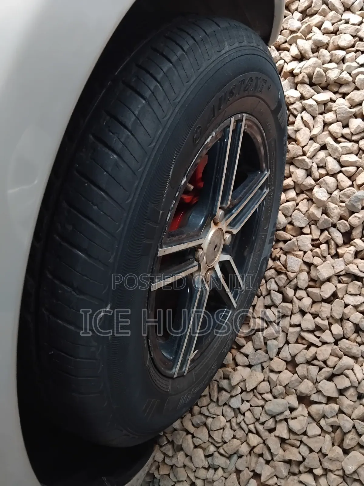 Toyota Vitz 2010 Silver