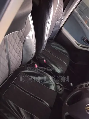 Toyota Vitz 2010 Silver