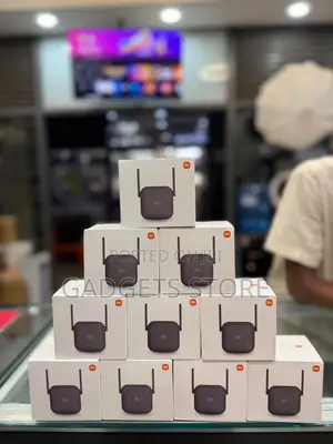 Xiaomi Mi Wi-Fi Range Extender Pro.