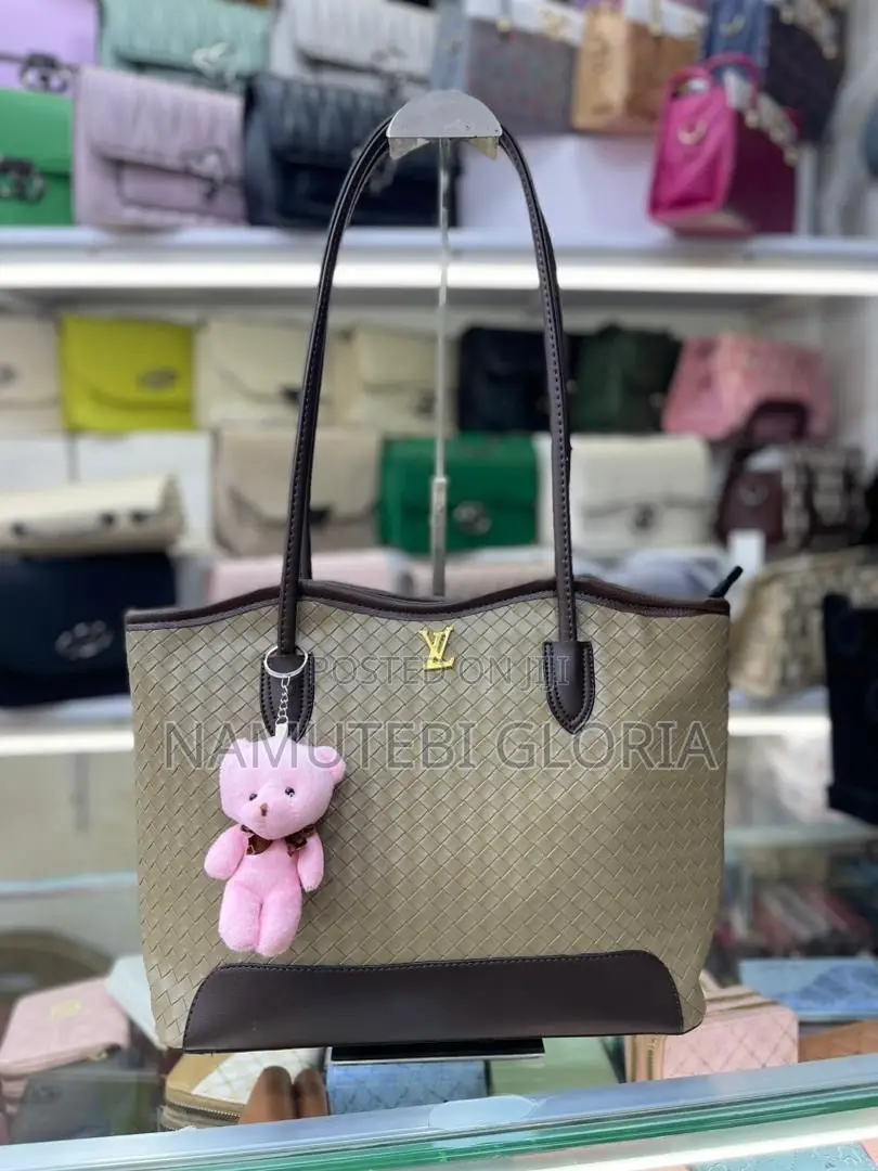 Luxury-Style Pink Tote Handbag