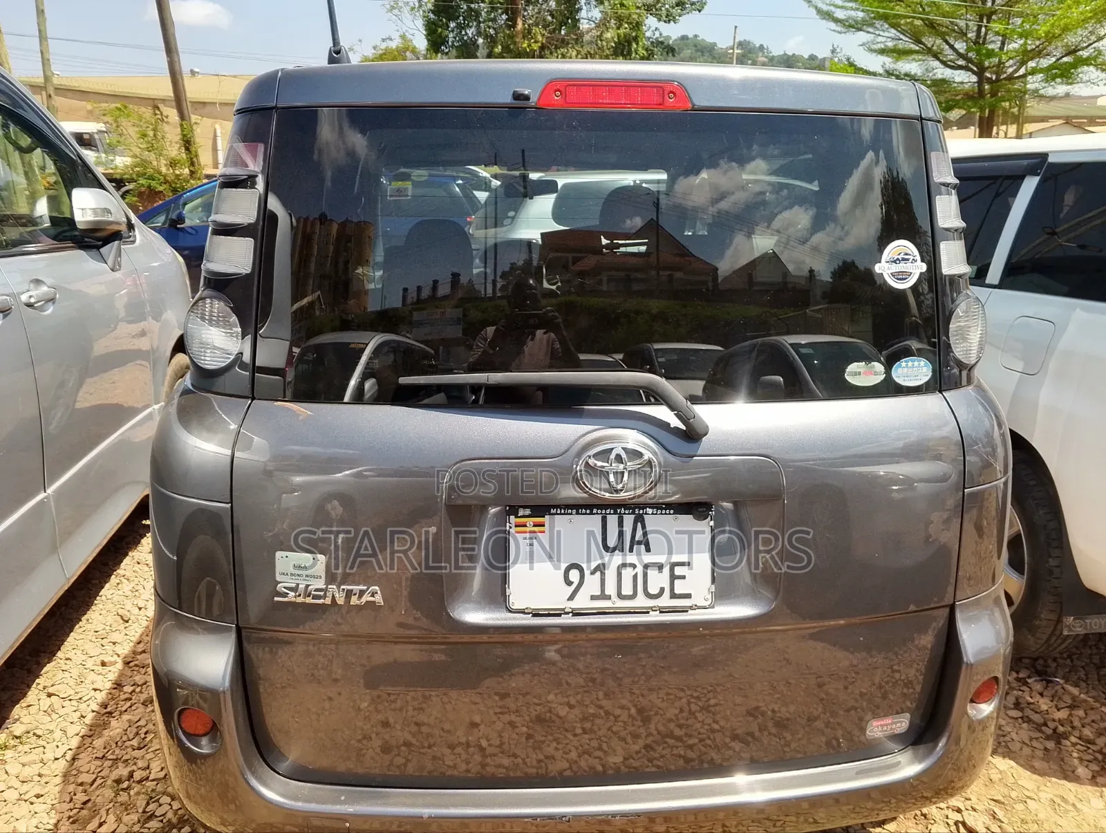 Toyota Sienta 2010 Gray