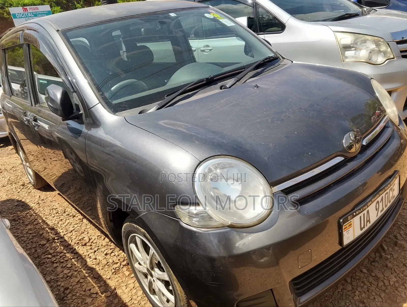 Toyota Sienta 2010 Gray
