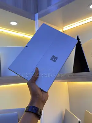 Laptop Microsoft Surface Pro 5 8GB Intel Core i7 HDD+SSD 256GB