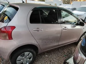 Toyota Vitz 2011 Silver