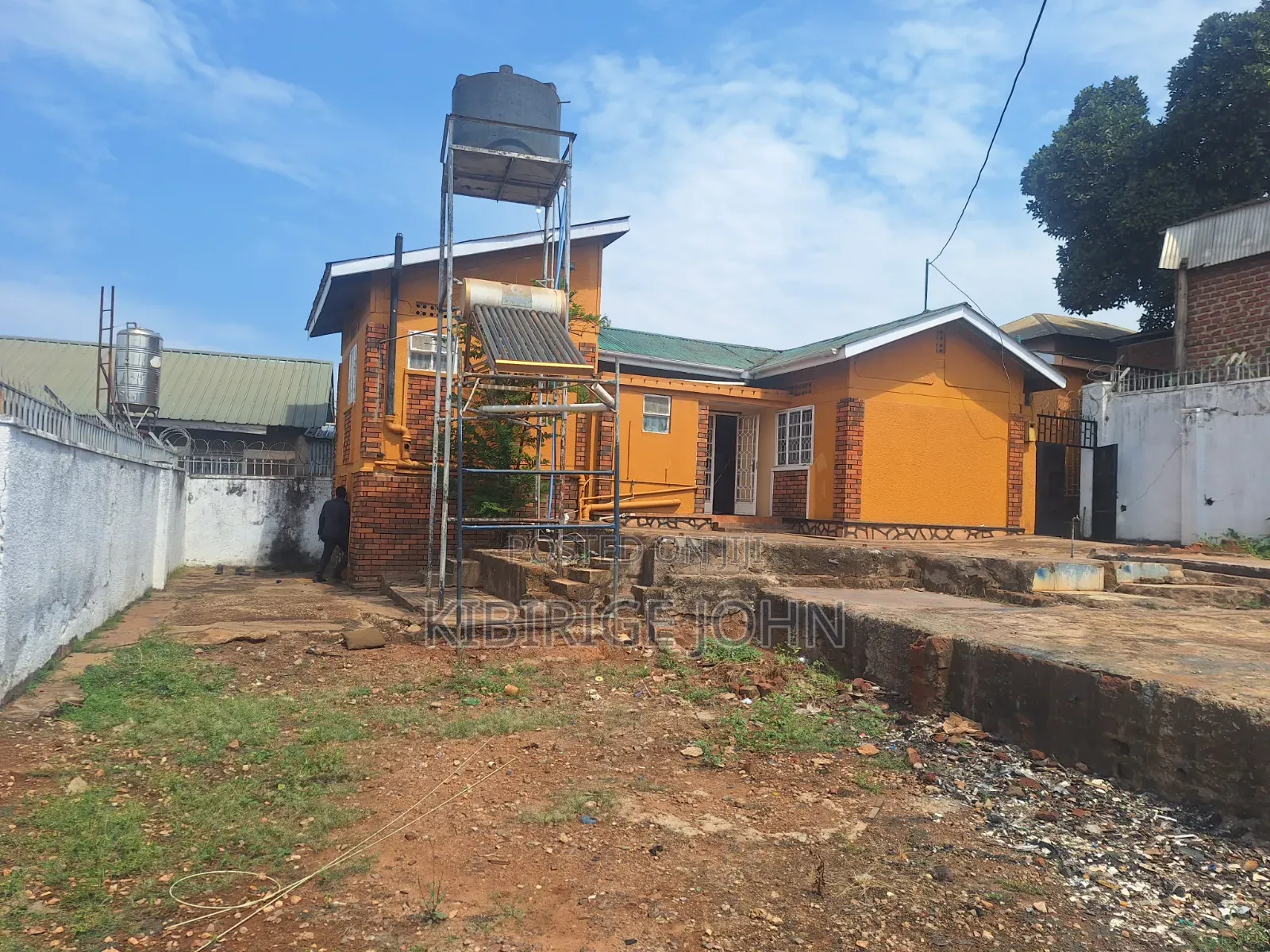 5bdrm Bungalow in Kisugu, Central Division for rent
