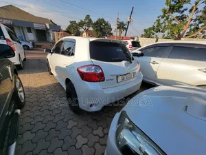 Toyota Auris 2012 White