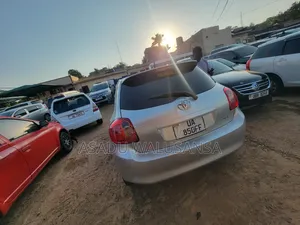 Toyota Auris 2012 Silver
