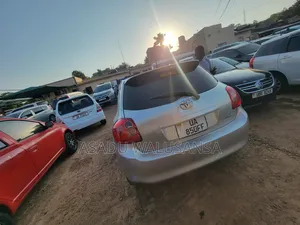 Toyota Auris 2012 Silver