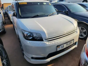 Toyota Corolla Rumion 2010 White