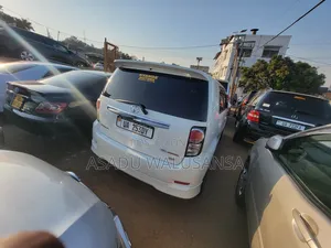 Toyota Corolla Rumion 2010 White