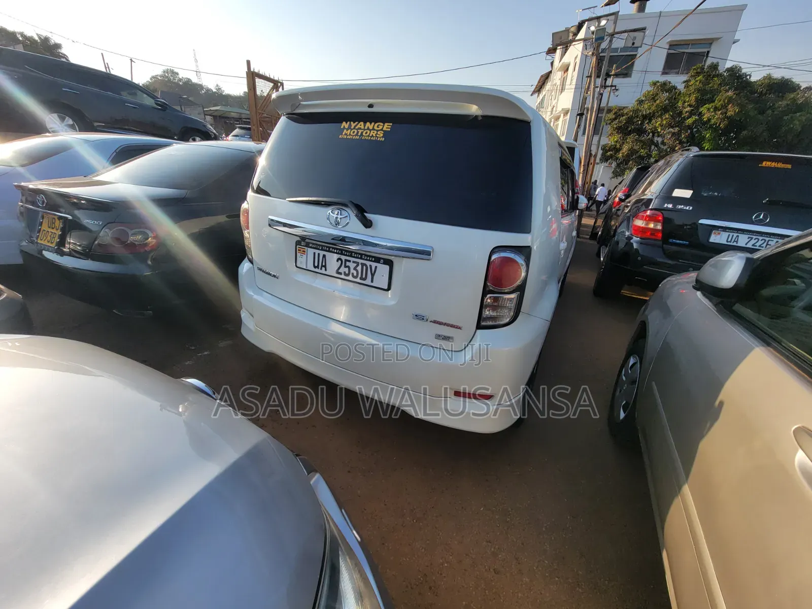 Toyota Corolla Rumion 2010 White