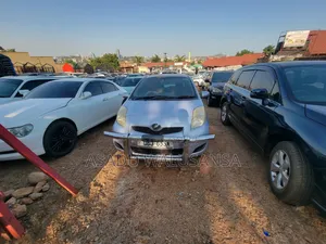 Toyota Vitz 2010 Gray