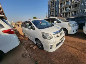 Toyota Noah 2012 White