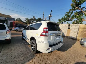 Toyota Land Cruiser Prado 2017 Black