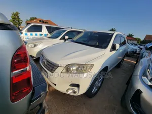 Toyota Vanguard 2012 White