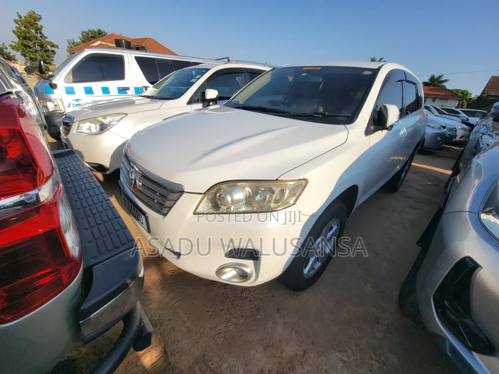 Toyota Vanguard 2012 White