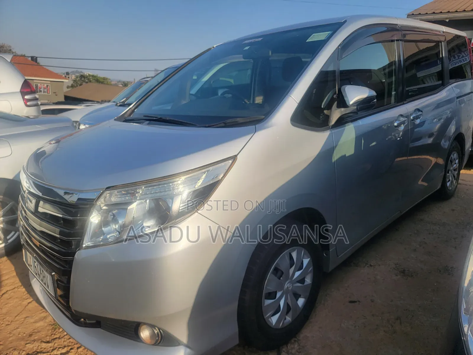 Toyota Noah 2016 Silver