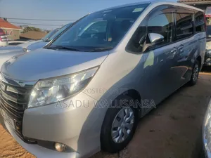 Toyota Noah 2016 Silver