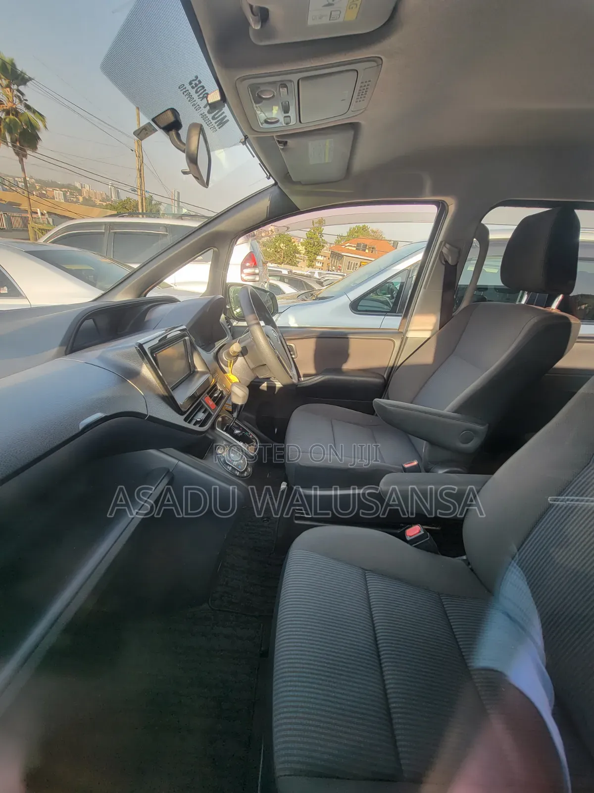 Toyota Noah 2016 Silver